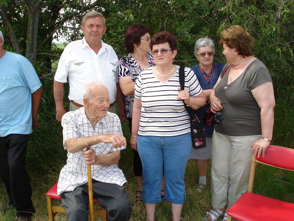 Emlekhely_avatas-2011-06-04_15-00-02.JPG